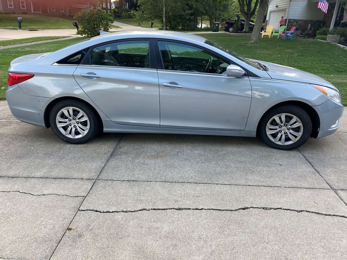2012 Hyundai Sonata for sale by owner in Akron