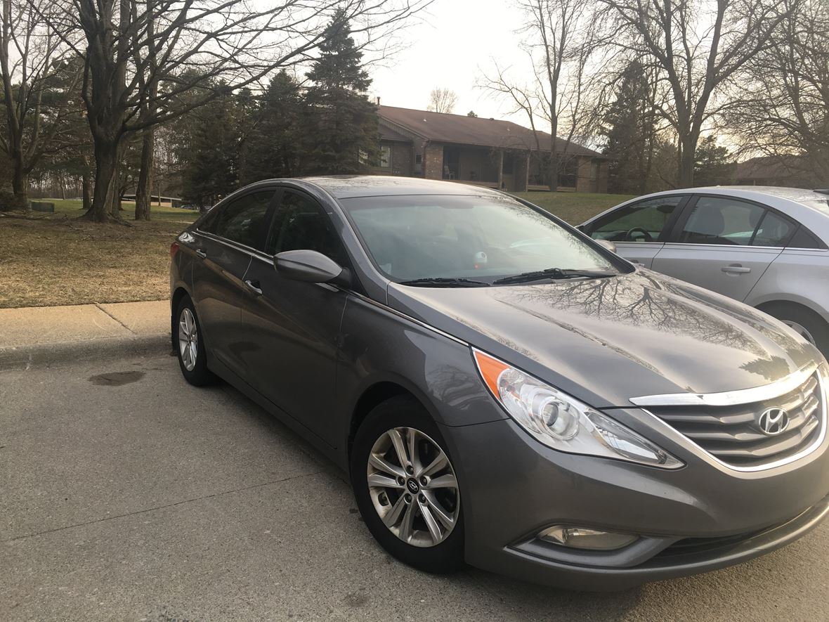 2013 Hyundai Sonata for sale by owner in Farmington