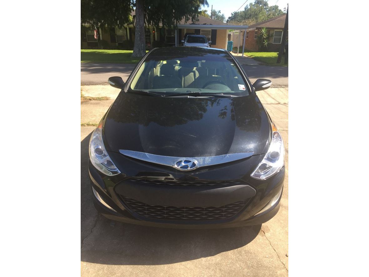 2012 Hyundai Sonata Hybrid for Sale by Owner in Luling, LA 70070