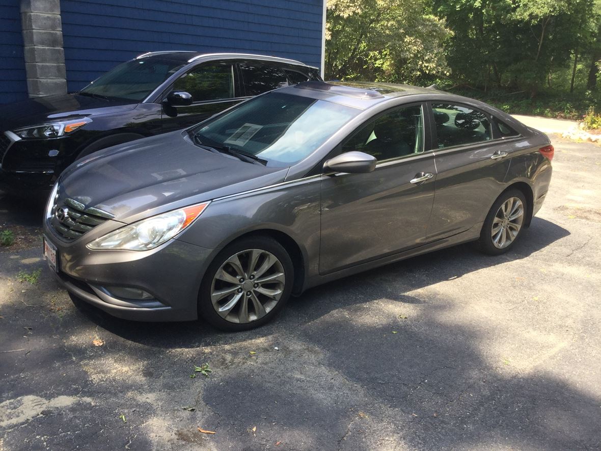 2011 Hyundai Sonata SE for sale by owner in Pawtucket