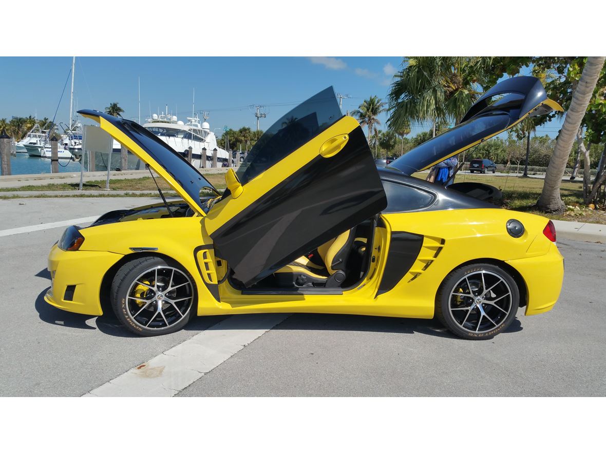 2006 Hyundai Tiburon for sale by owner in Miami