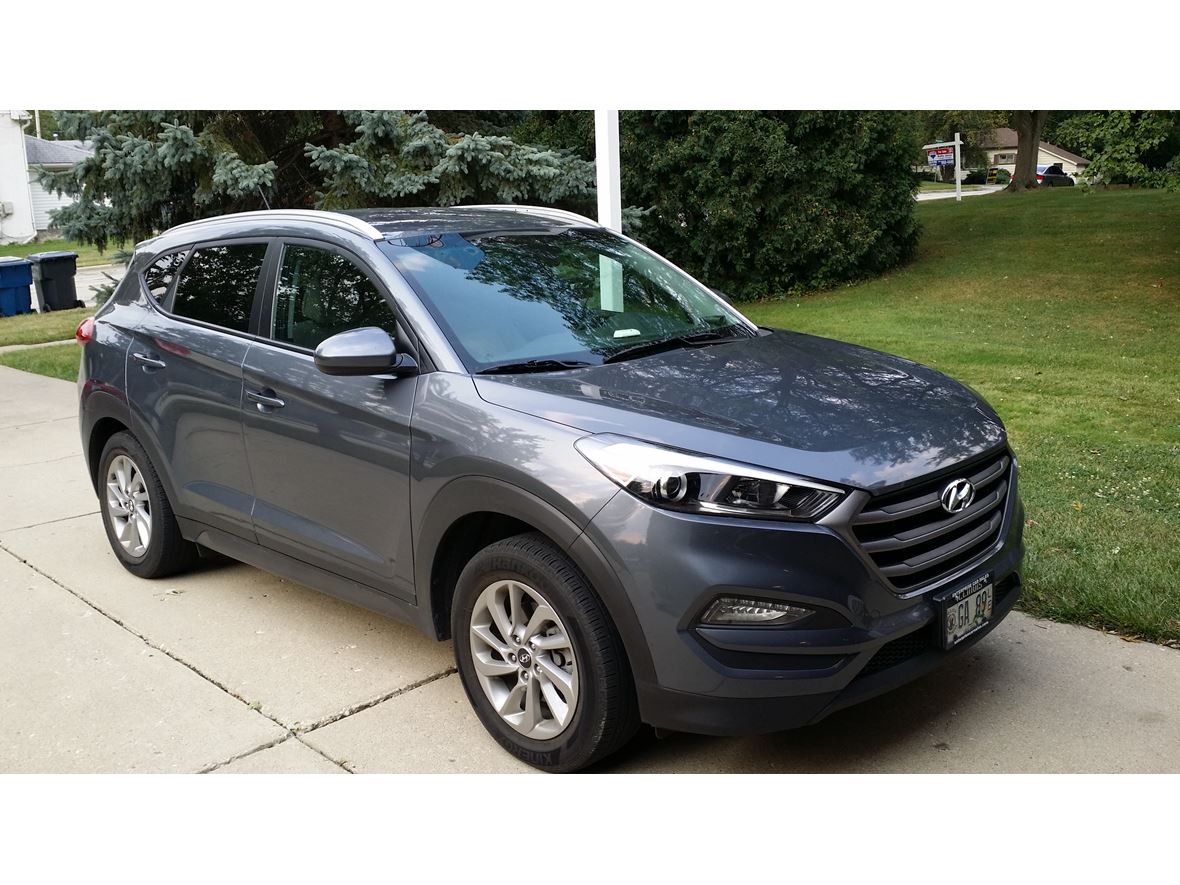 2016 Hyundai Tucson for sale by owner in Schaumburg