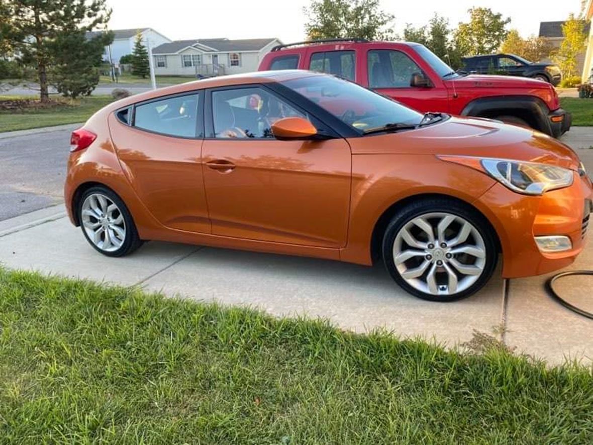 2013 Hyundai Veloster for sale by owner in Rochester
