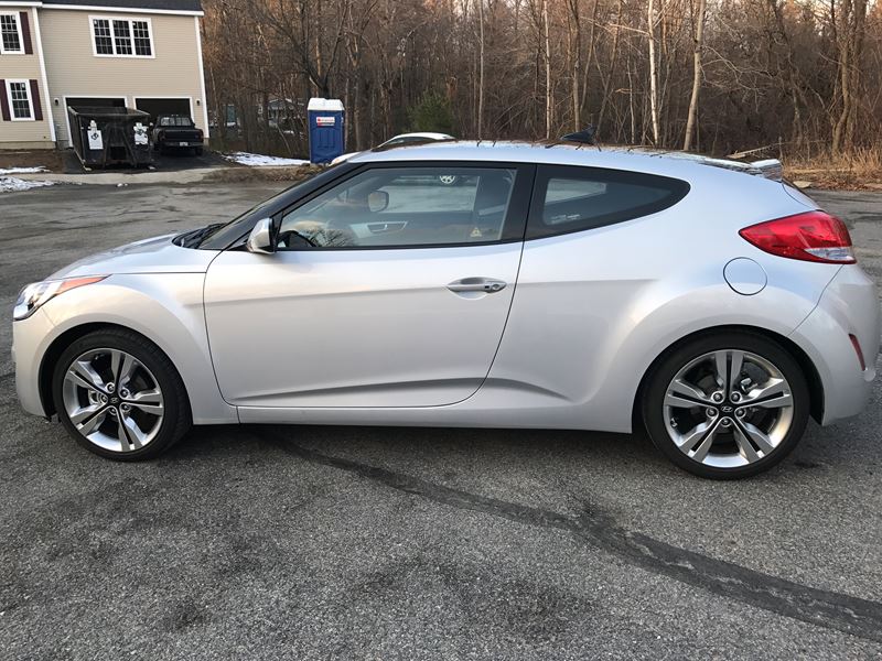 2016 Hyundai Veloster for sale by owner in Holden