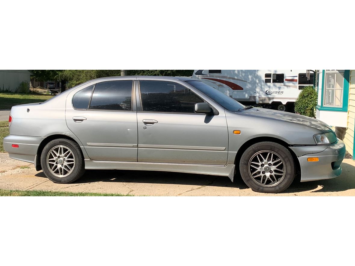 1999 Infiniti G20 for Sale by Owner in Whiteland, IN 46184