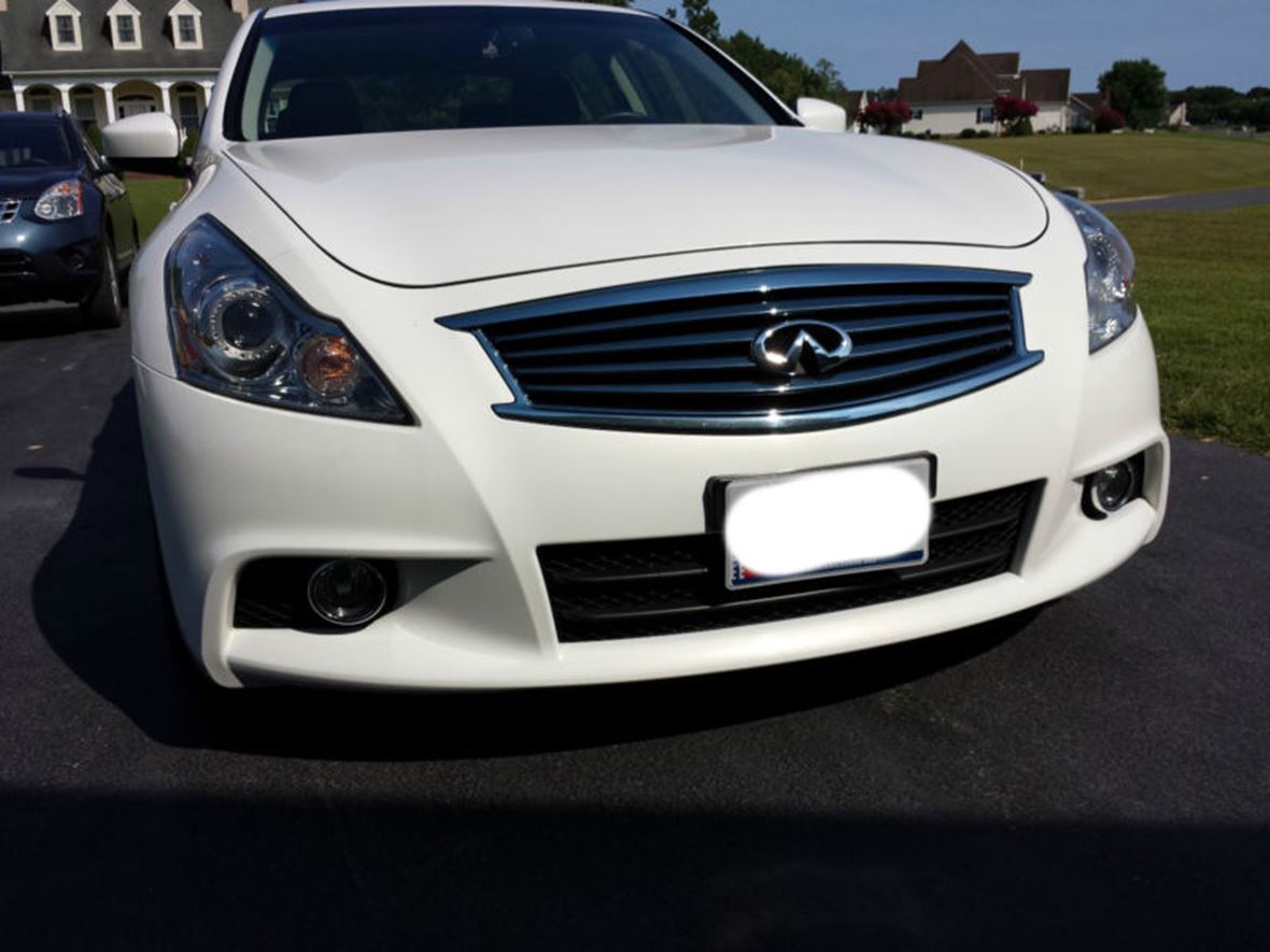 2010 Infiniti G37 for sale by owner in Andrews Air Force Base