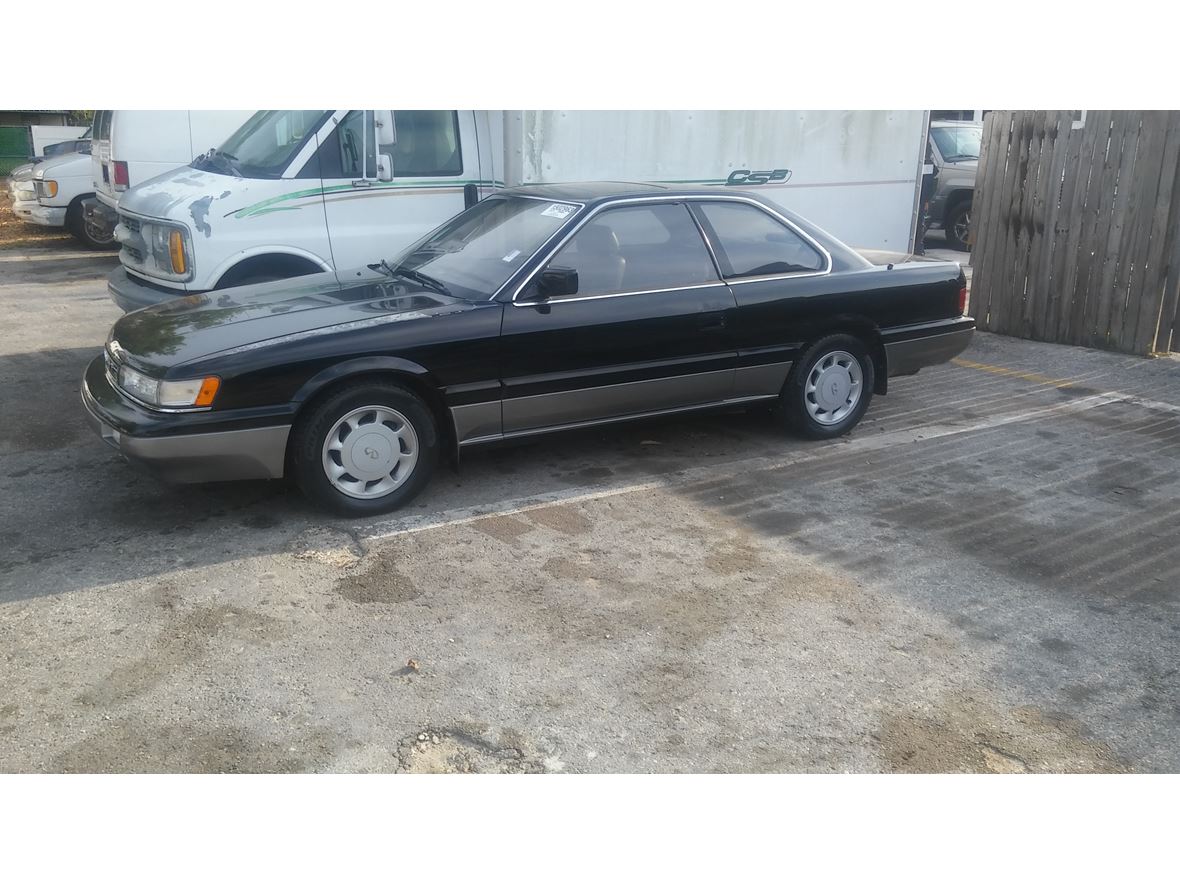 1990 Infiniti M30 for sale by owner in Tampa