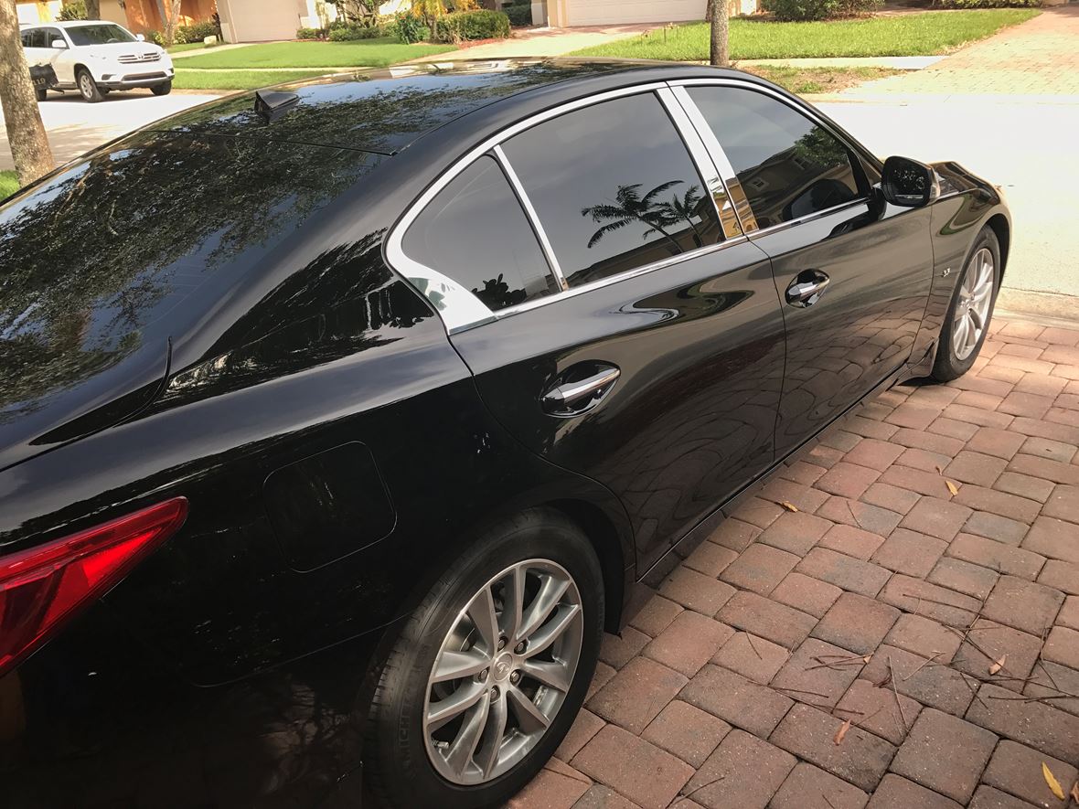 2014 Infiniti Q50 for sale by owner in Estero