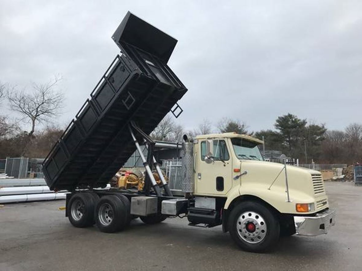 2000 International 2674 (Diesel 18' flatbed dump Truck) by Owner Ridge