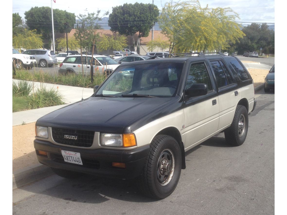 1996 Isuzu Rodeo for sale by owner in Garden Grove