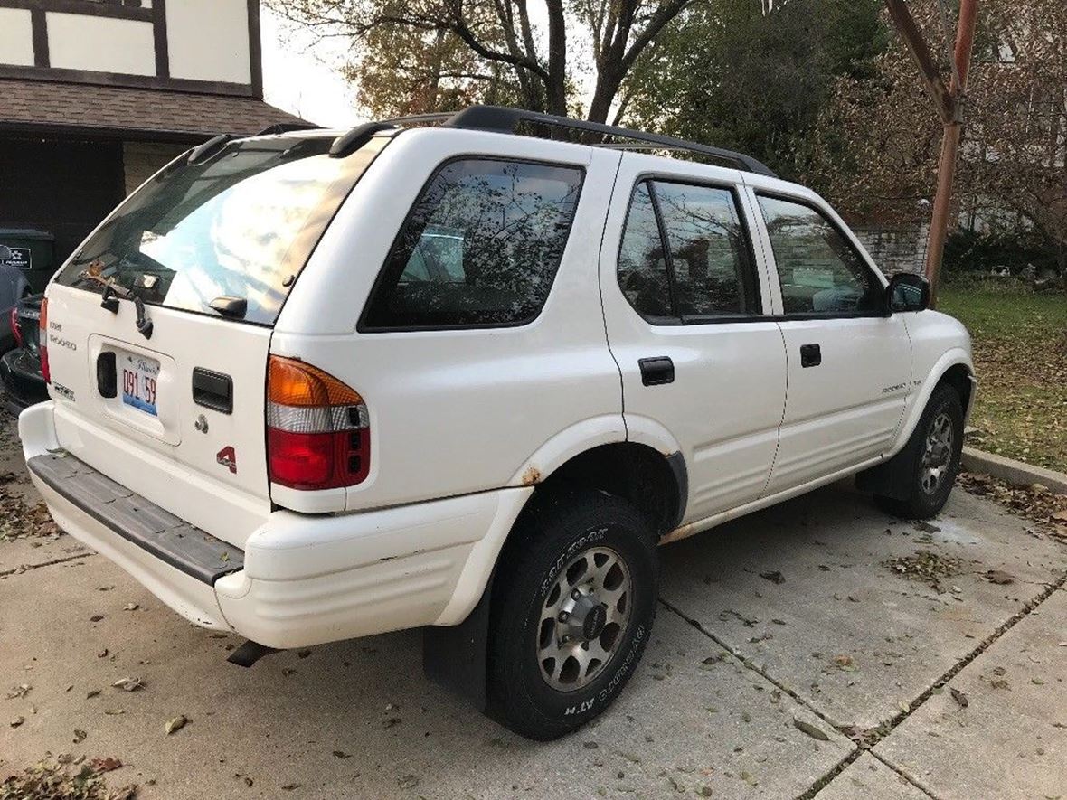1998 Isuzu Rodeo for sale by owner in Chicago