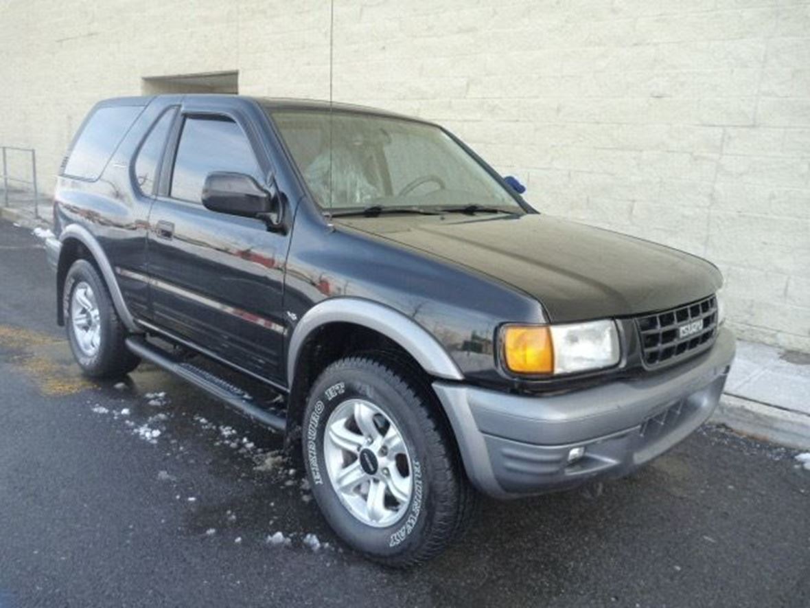 2001 Isuzu Rodeo Sport for sale by owner in Wilmington