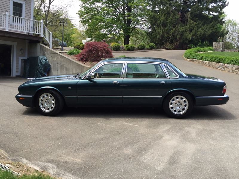 2002 Jaguar XJSeries for Sale by Private Owner in Hamden, CT 06518