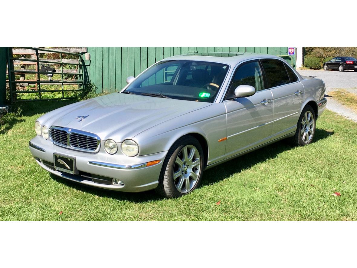 2004 Jaguar Xj8 for Sale by Owner in Martinsburg, WV 25405