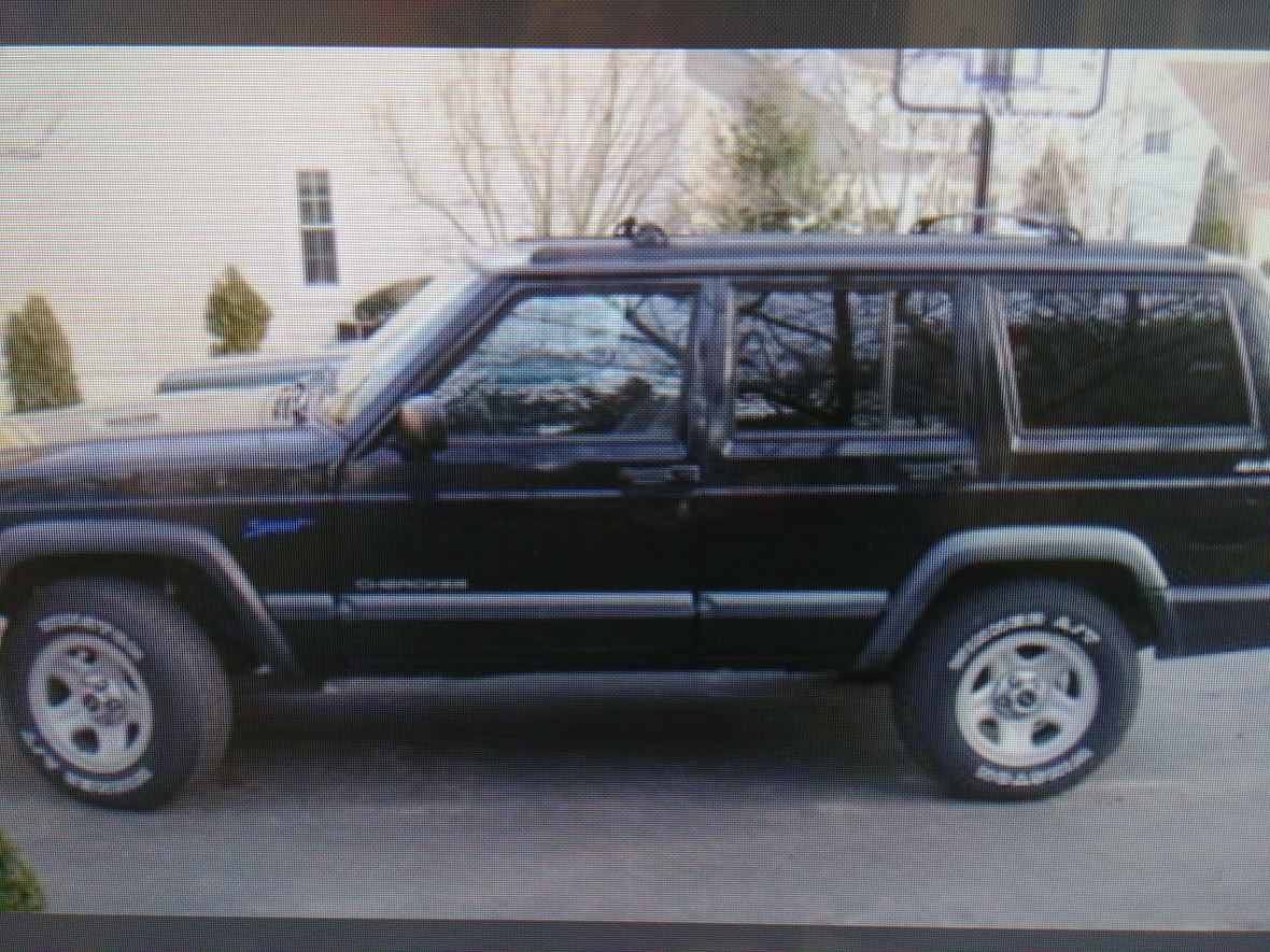 1998 Jeep Cherokee for sale by owner in Eau Claire