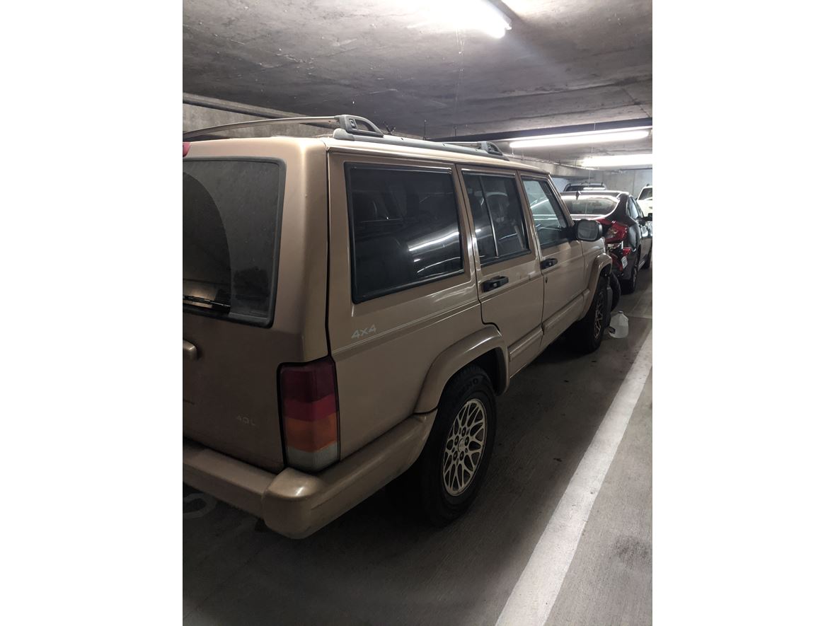 1999 Jeep Cherokee for sale by owner in Seattle