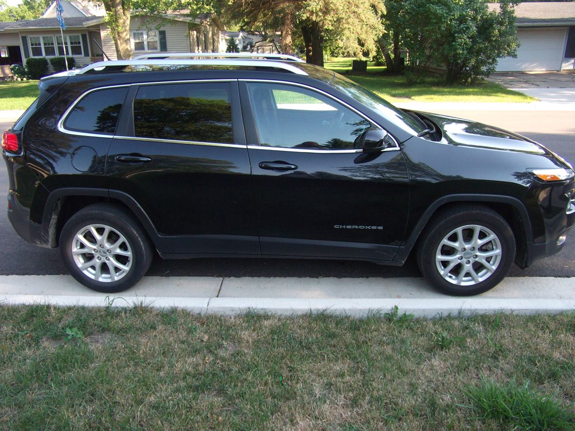 2015 Jeep Cherokee for sale by owner in Blue Earth