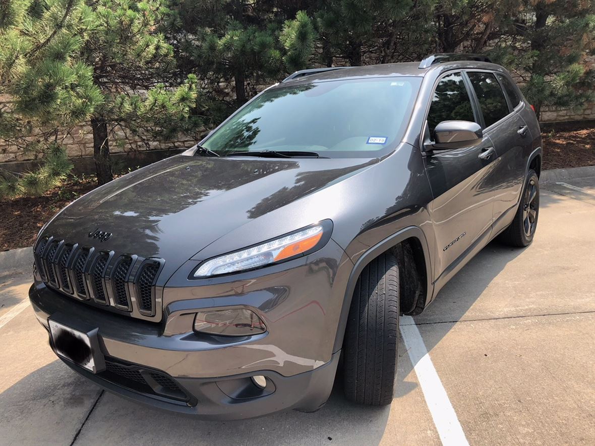 2016 Jeep Cherokee Latitude for sale by owner in Roanoke