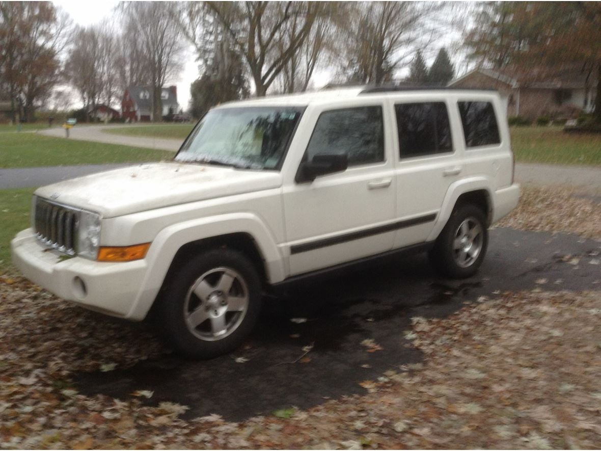 2009 Jeep Commander for sale by owner in Monroe
