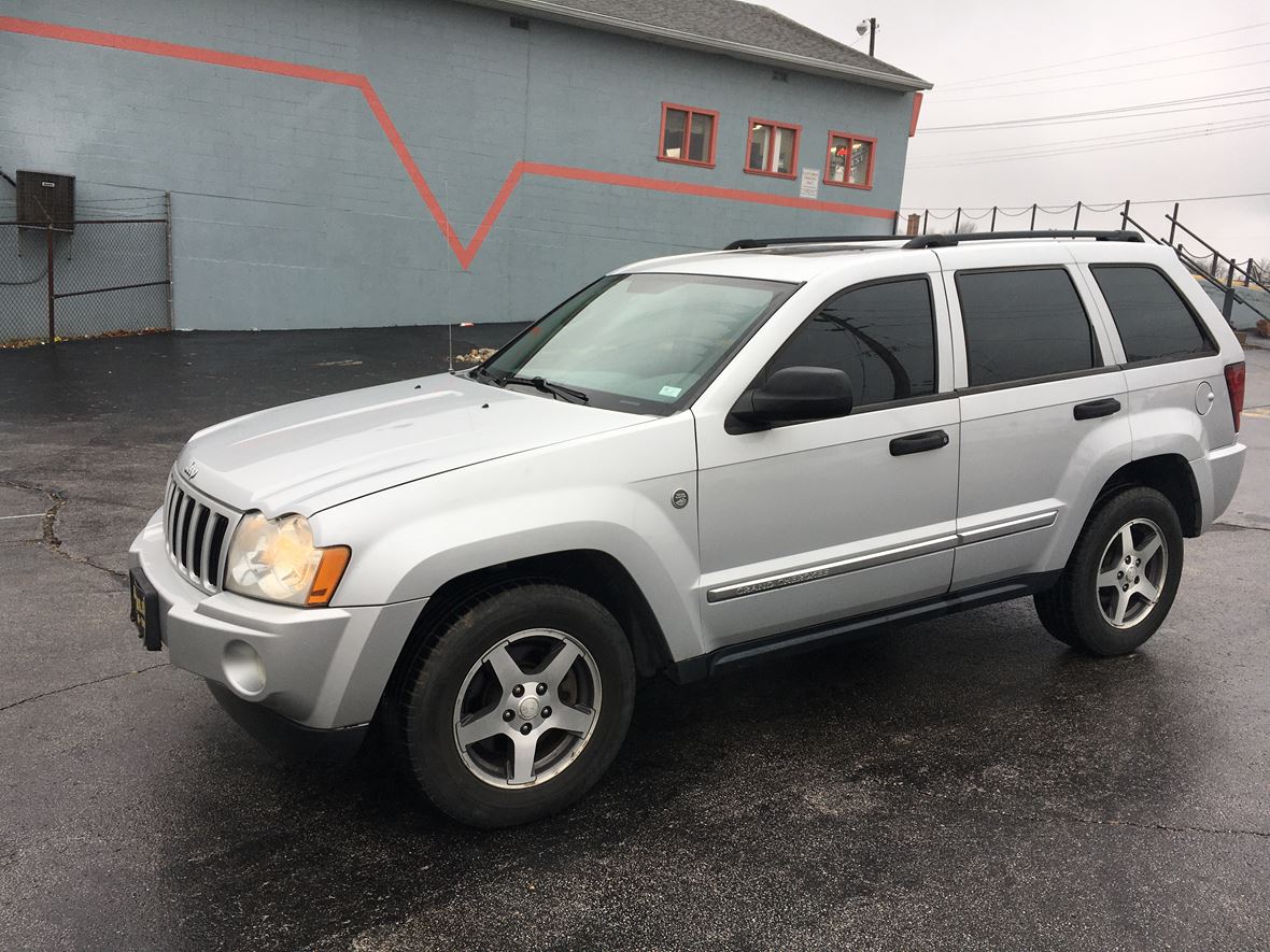 2005 Jeep Grand Cherokee for sale by owner in Saint Louis