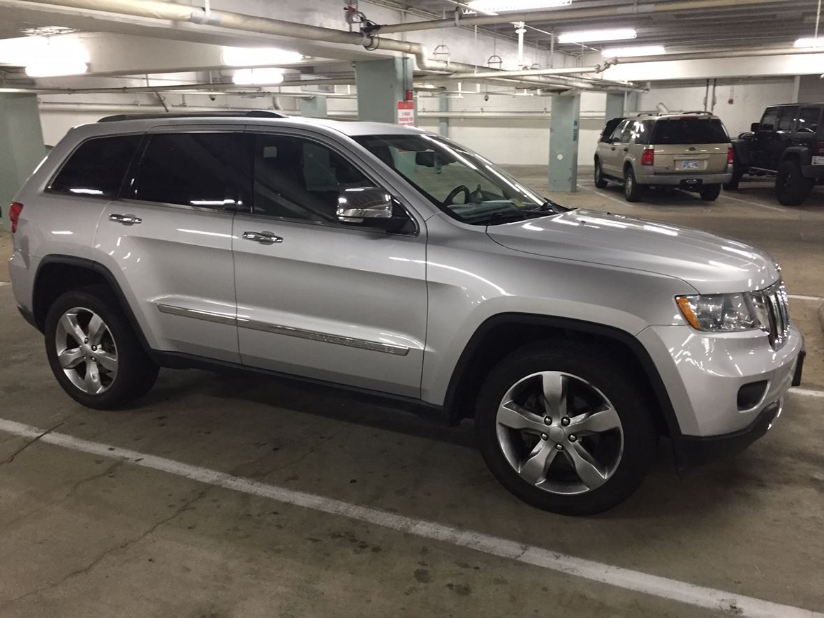 2012 Jeep Grand Cherokee for sale by owner in Washington