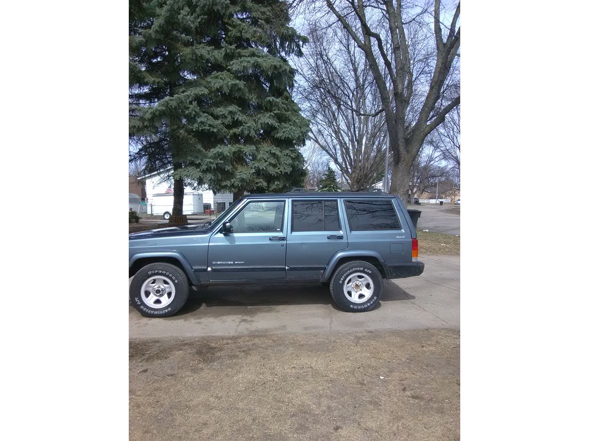 2001 Jeep Grand Cherokee SRT for sale by owner in Grand Forks