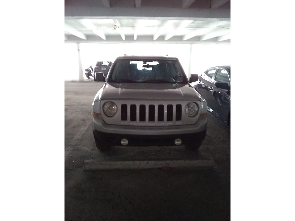 2011 Jeep patriot for sale by owner in North Miami Beach