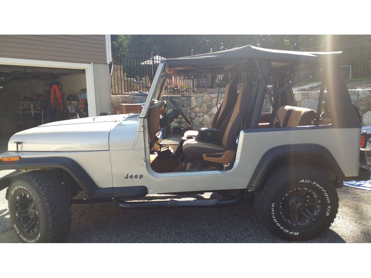 1995 Jeep Wrangler for sale by owner in Shelton