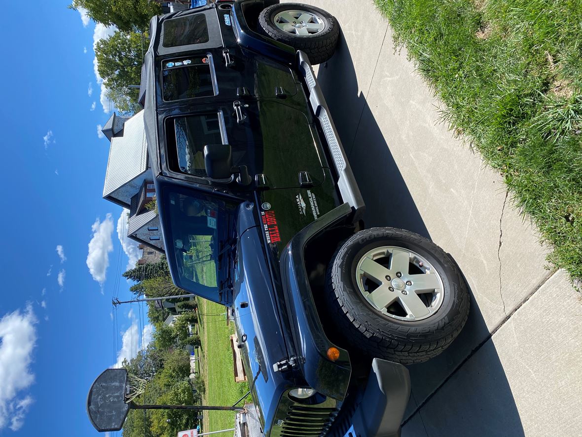 2011 Jeep Wrangler Unlimited for sale by owner in Clarence