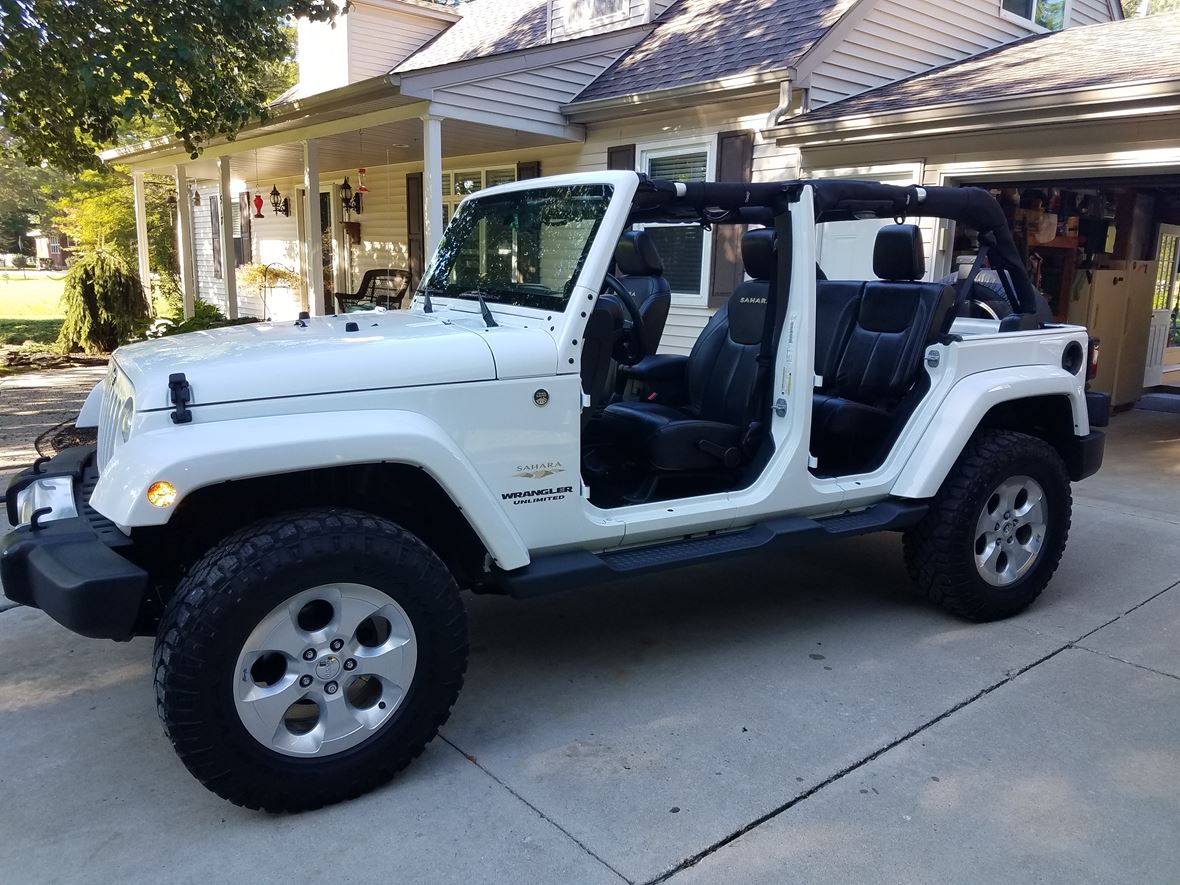 2014 Jeep Wrangler Unlimited for sale by owner in Saint Clair