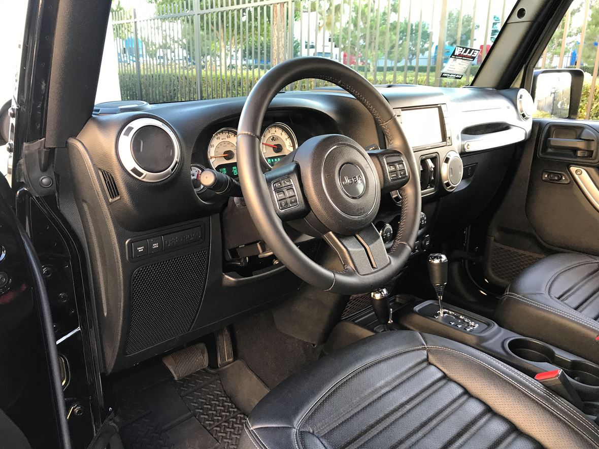 2015 Jeep Wrangler Unlimited for sale by owner in Glendale