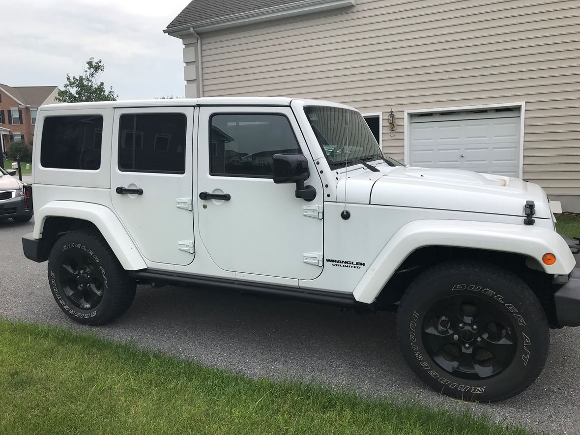 2015 Jeep Wrangler Unlimited for sale by owner in Mechanicsburg