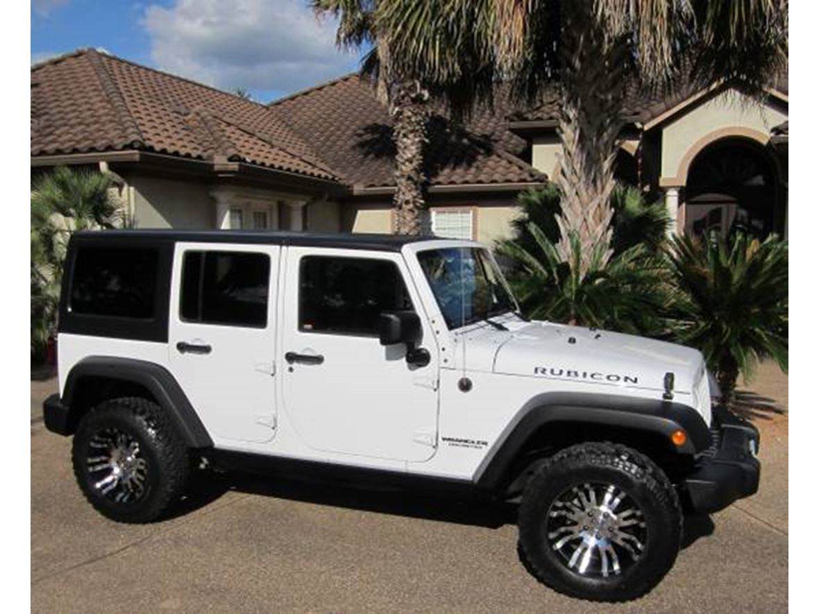 2012 Jeep Wrangler Unlimited Rubicon  for sale by owner in Buda