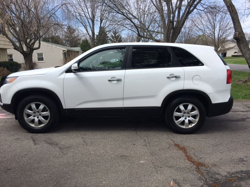 2011 Kia Sorento for sale by owner in Rochester