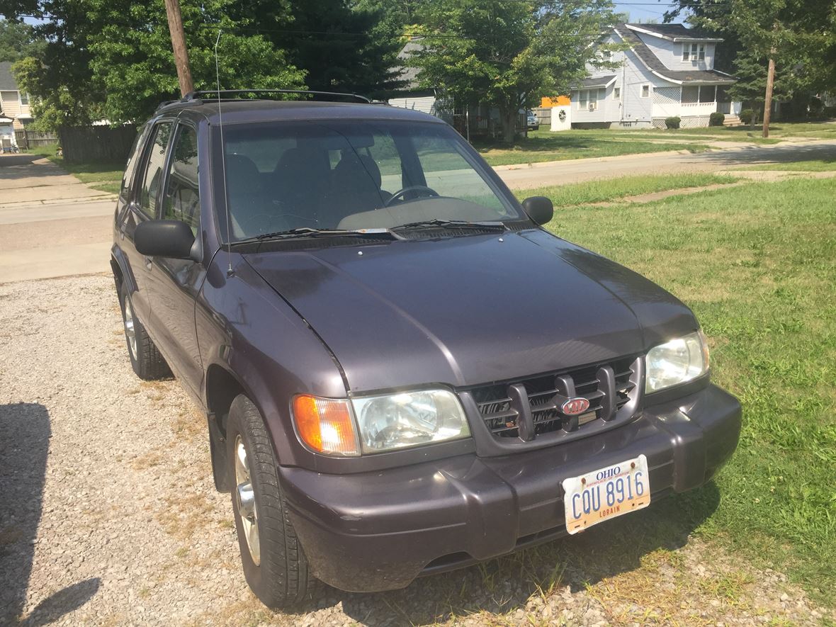 1998 Kia Sportage for sale by owner in Lorain