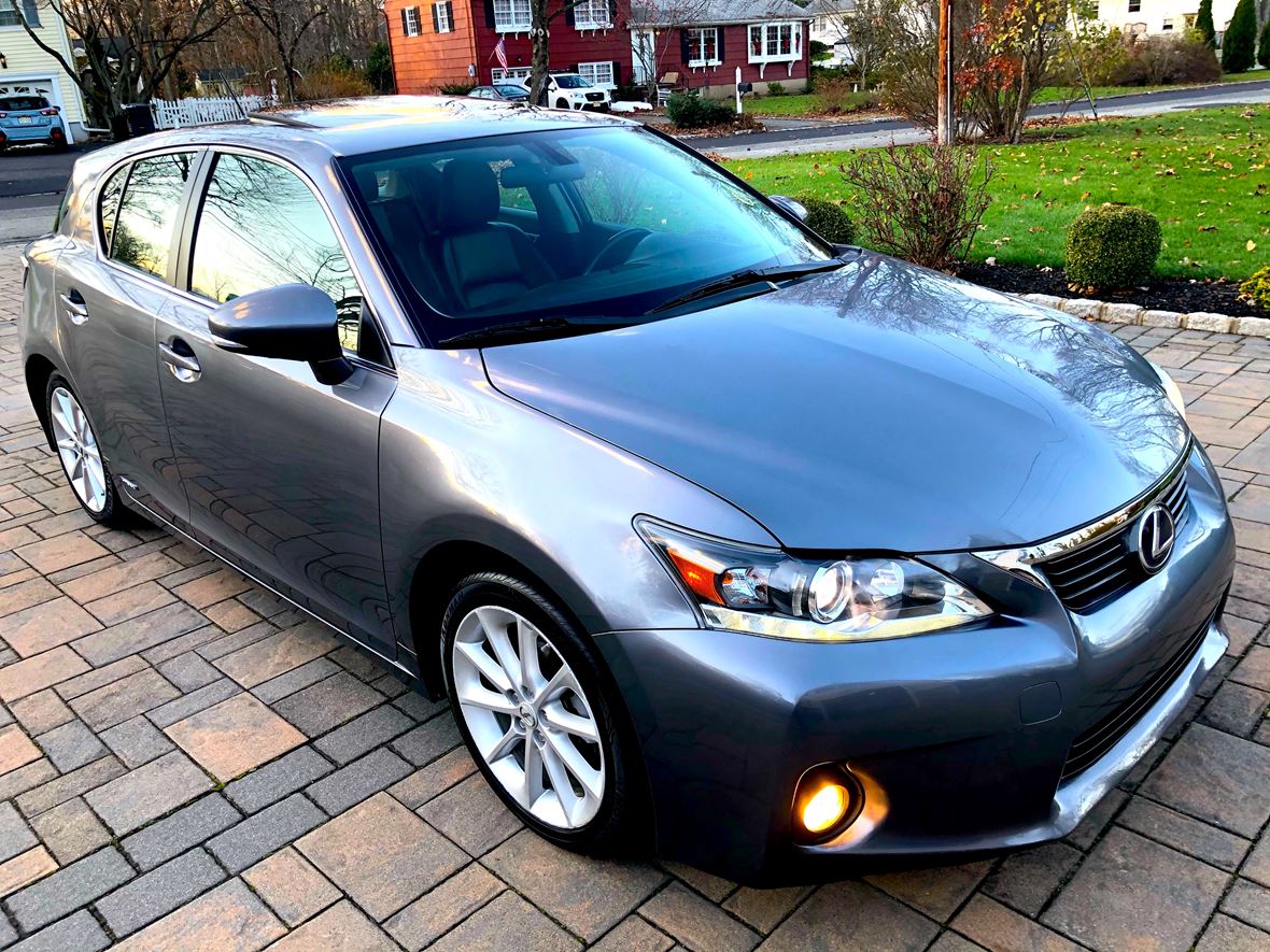 Lexus ct200h 2012