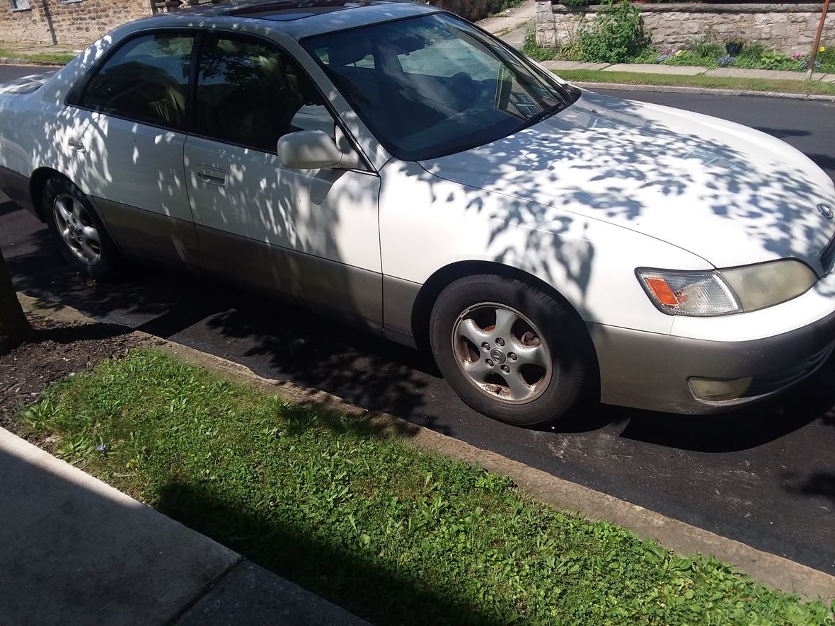 1998 Lexus ES 300 for Sale by Owner in Altoona, PA 16601