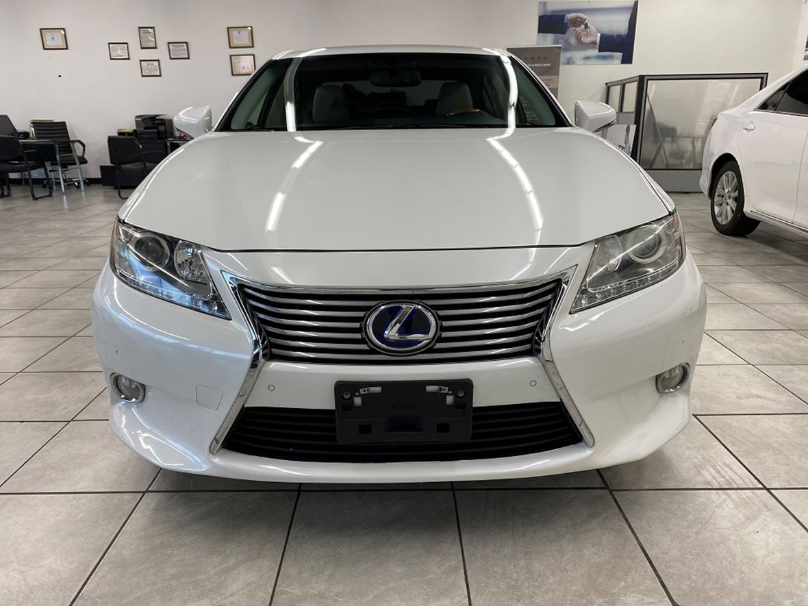 2013 Lexus ES 300h for sale by owner in Rancho Cordova