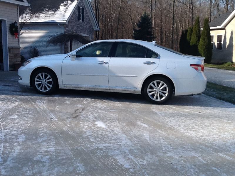 2011 Lexus ES 350 for sale by owner in North Royalton