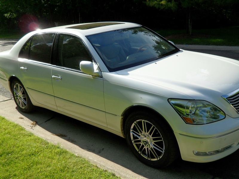 2004 Lexus LS 430 for sale by owner in MILWAUKEE