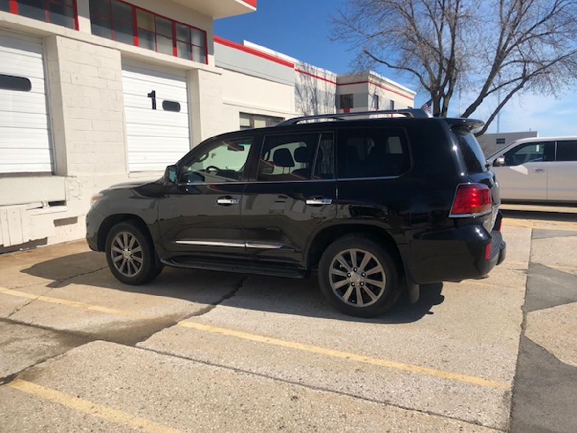 2010 Lexus LX 570 for sale by owner in Milwaukee