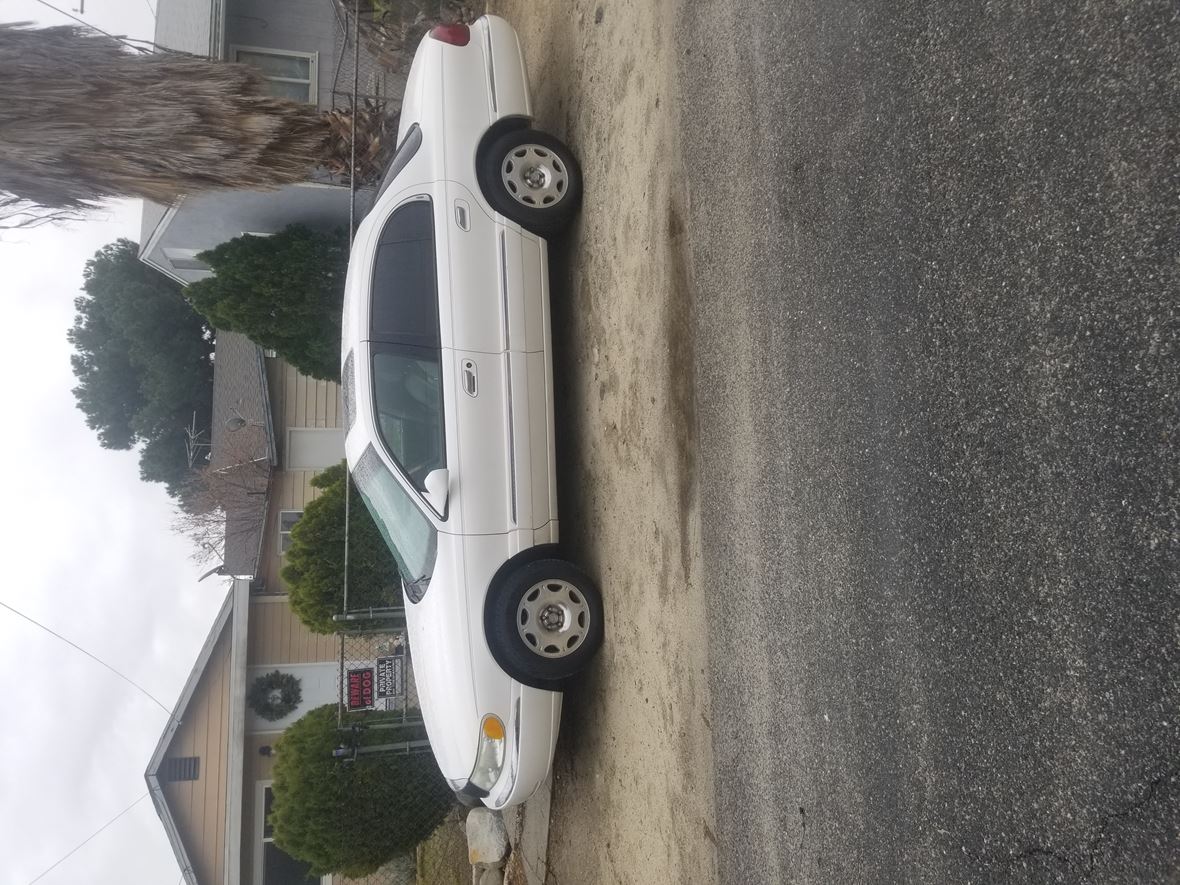 2002 Lincoln continental for Sale by Owner in Mentone, CA 92359