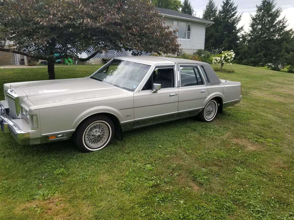 1987 Lincoln Continental for sale by owner in Mount Pleasant