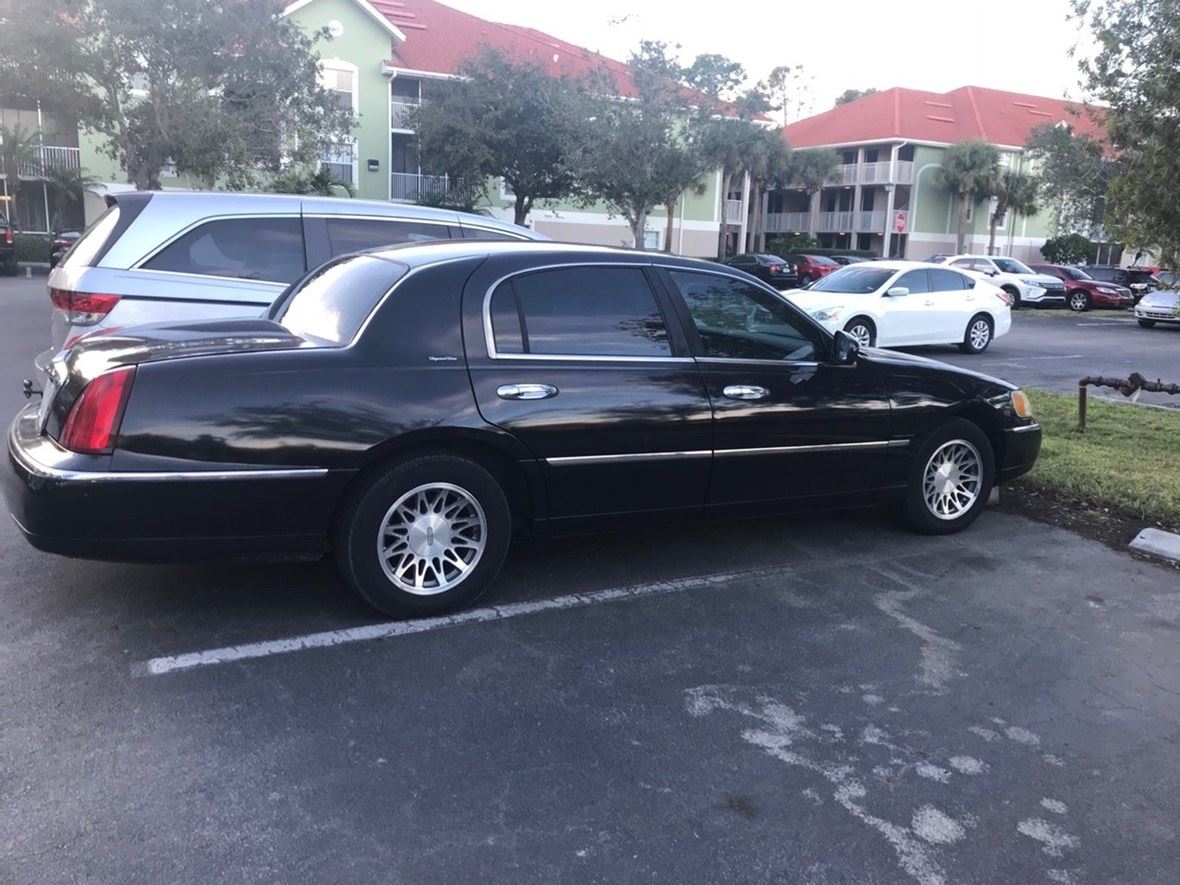 2002 Lincoln Continental for sale by owner in Bonita Springs