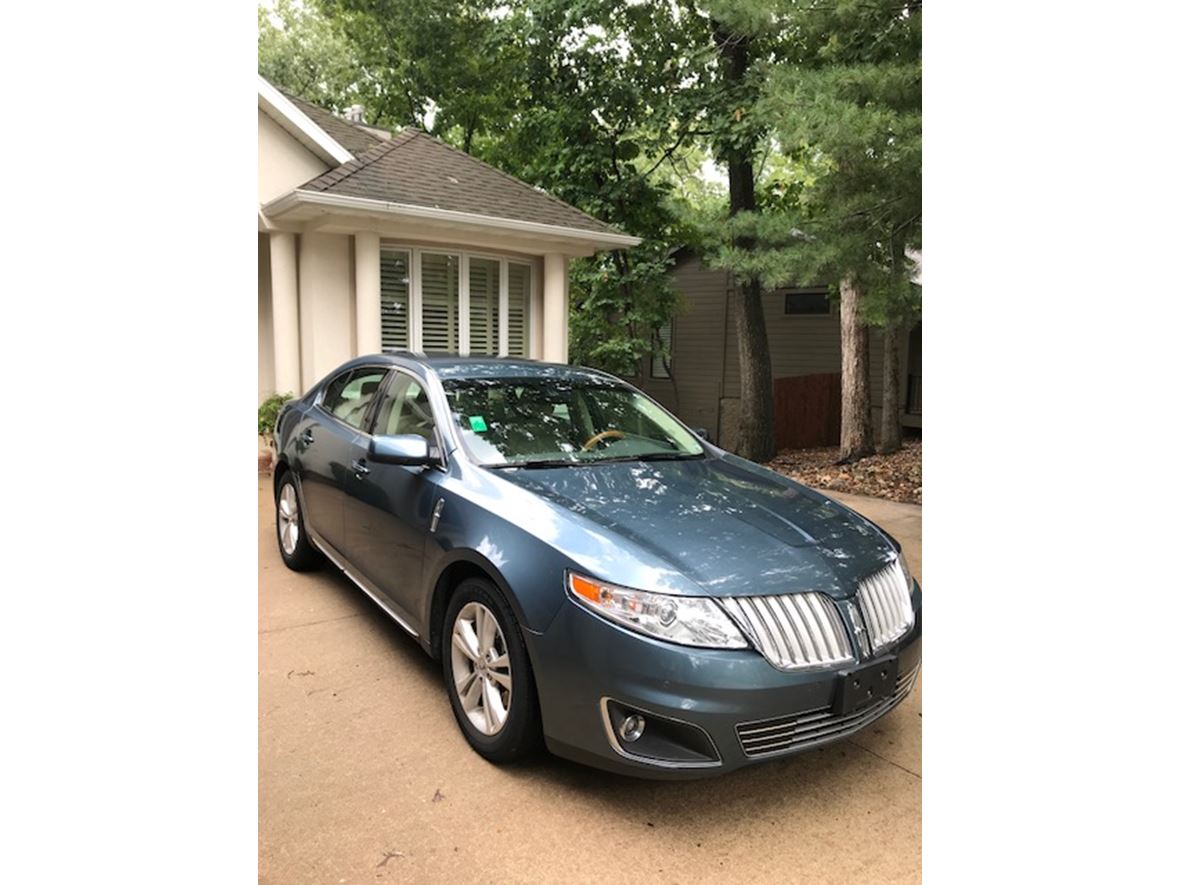 2010 Lincoln MKS for sale by owner in Lake Ozark
