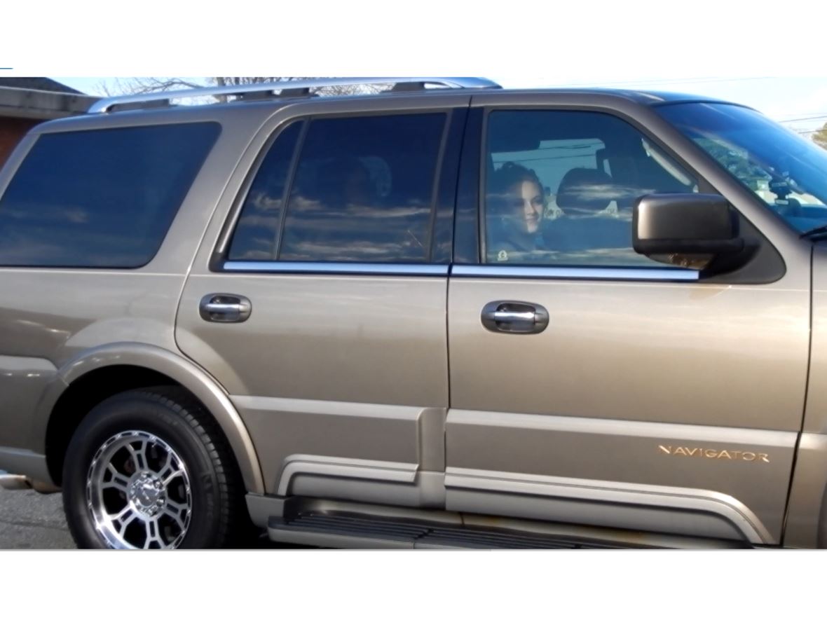 2003 Lincoln Navigator for sale by owner in Burlington