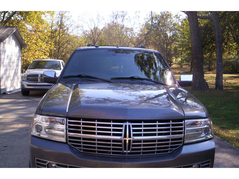 2013 Lincoln Navigator for sale by owner in Brentwood