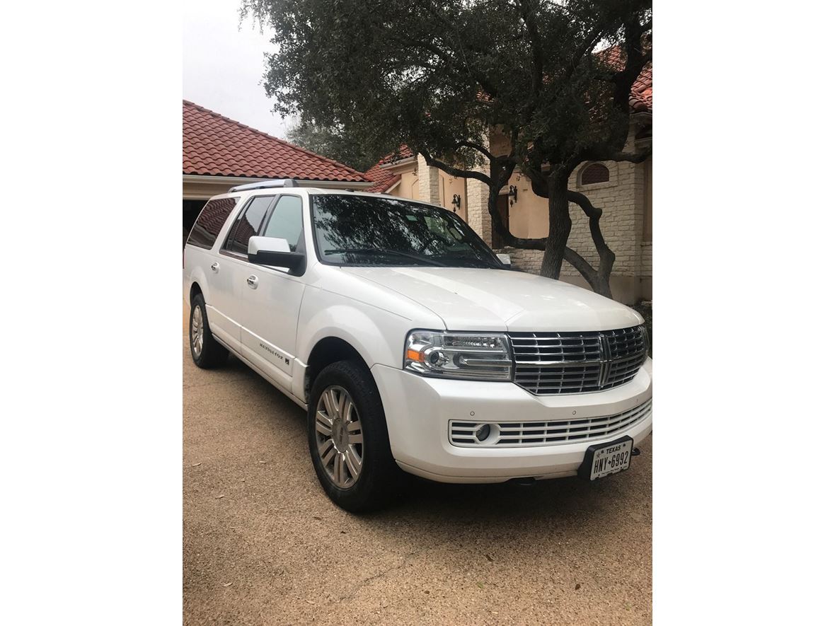 2012 Lincoln Navigator L for sale by owner in Spicewood