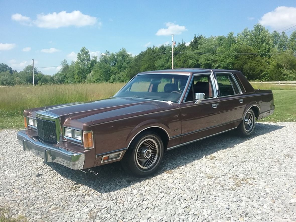 1989 Lincoln Town Car for sale by owner in McMinnville