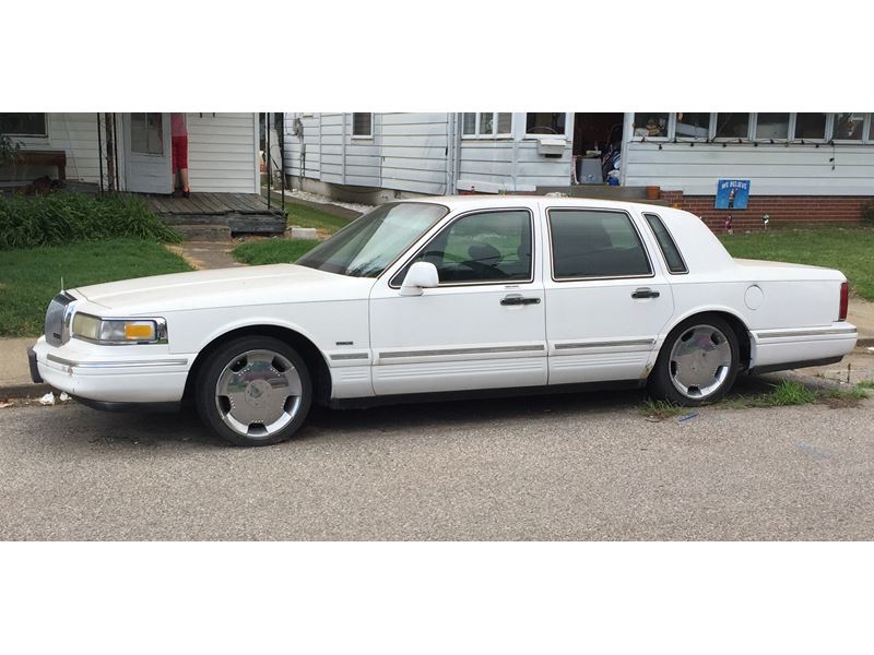 1995 Lincoln Town Car Classic Car Evansville, IN 47732